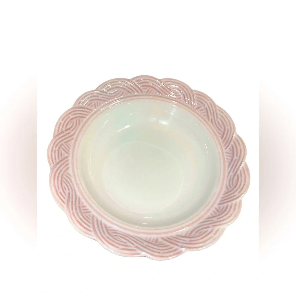 2 Pier 1 Pink White Basketweave 8.75